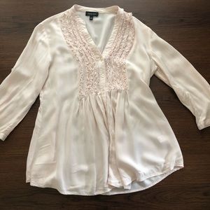 5 items of $4 for $15 
Baby Pink Top.